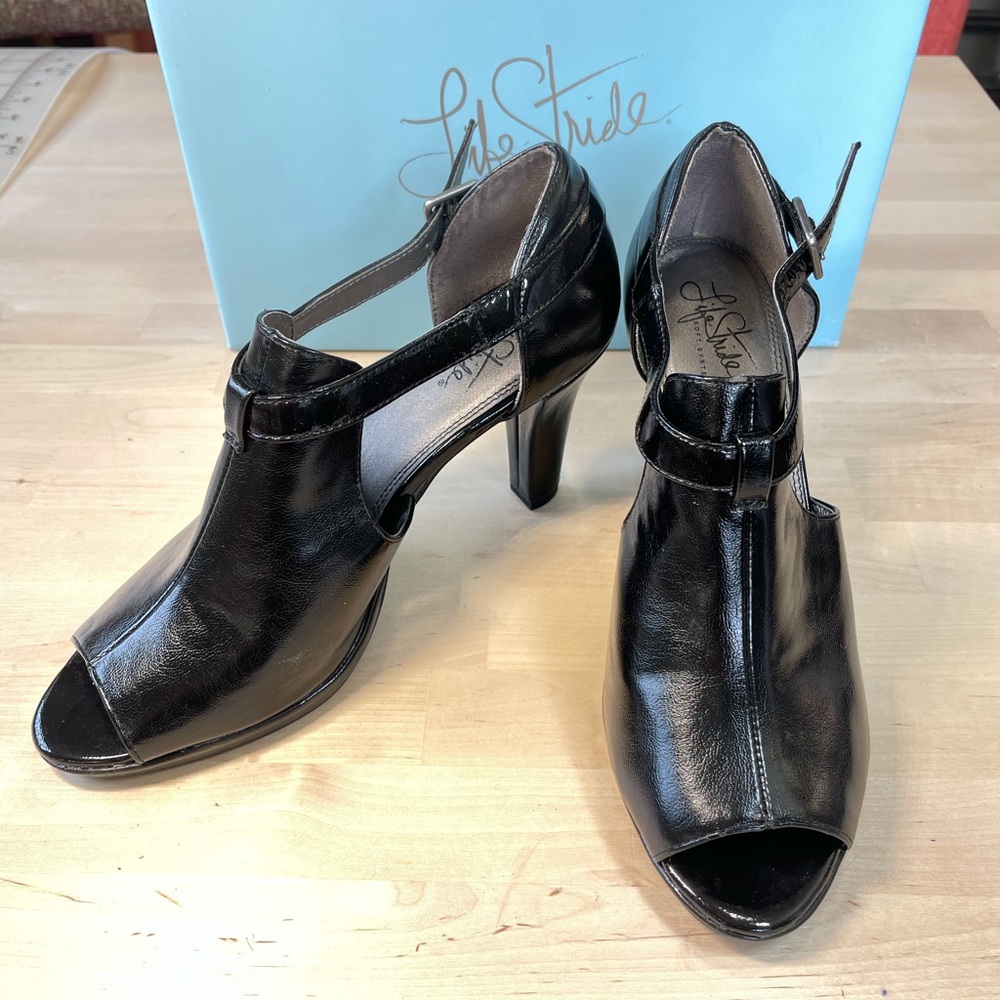 LifeStride Vicious Peep Toe Heels Size 9